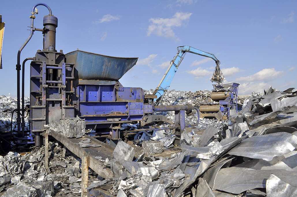 Separation and chemical analysis of metal waste